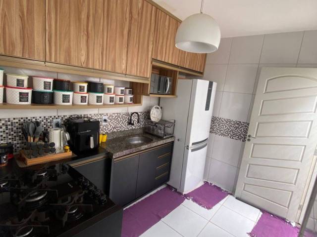 Linda casa com moveis planejados em condominio fechado