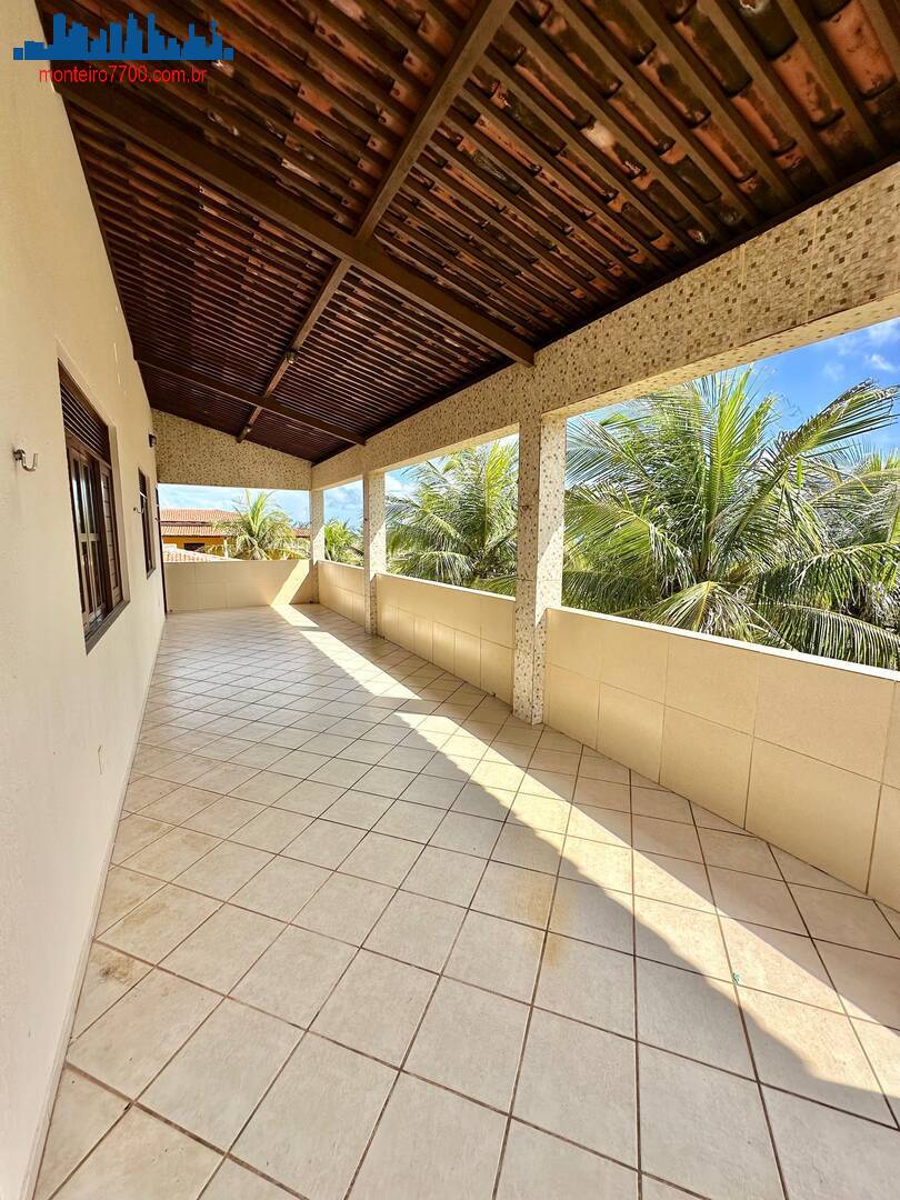 Casa à venda com 5 quartos, 1200m² - Foto 2